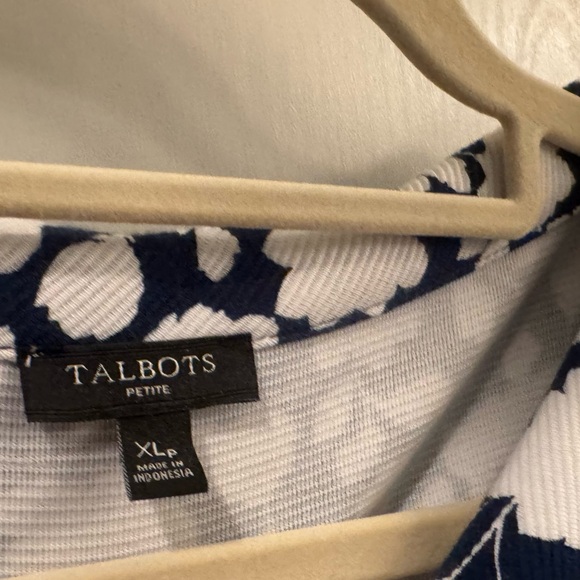 Talbots Women's Navy and White Floral Cowl Neck Top Wear like Audrey Hepburn - Picture 4 of 4